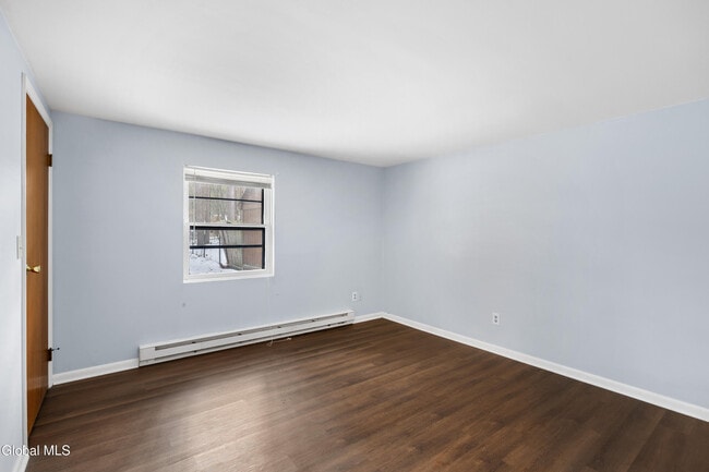 Building Photo - 9 Wake Robin Rd