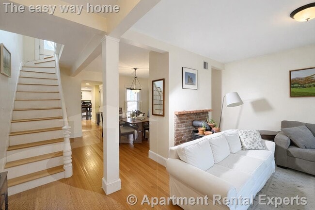 Building Photo - 24 Watson St