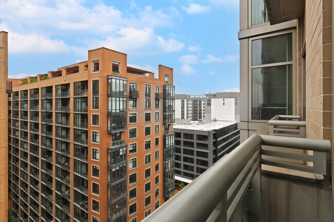 Building Photo - 811 4th St NW