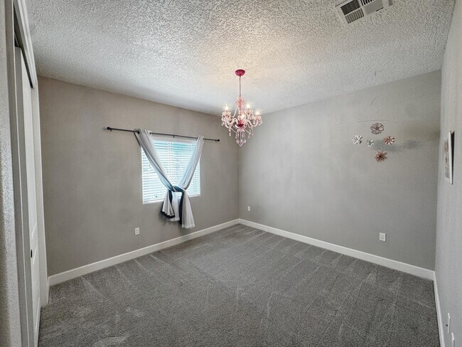 Building Photo - 6801 Prom Ave NE