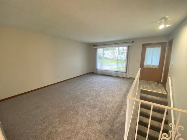 Building Photo - 3741 Joan Dr