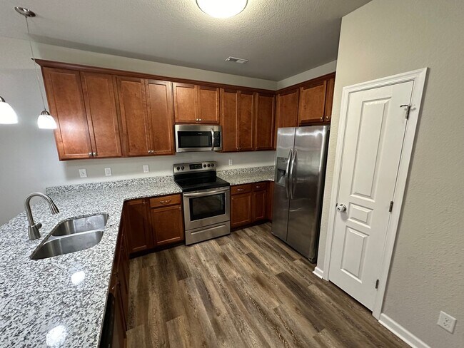 Building Photo - 200 Seasons Circle, Unit 604, Suffolk, Va,...