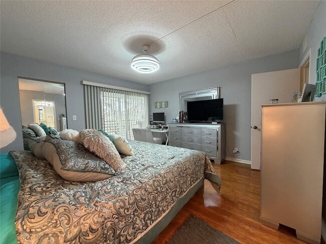 Building Photo - 2304 Lucaya Ln