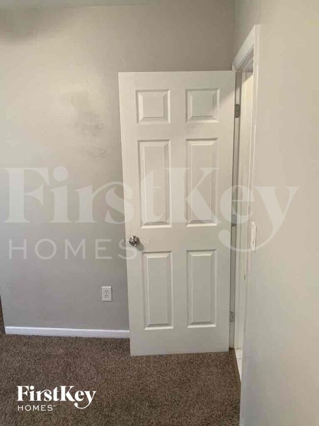 Building Photo - 1410 NE 43rd Ct