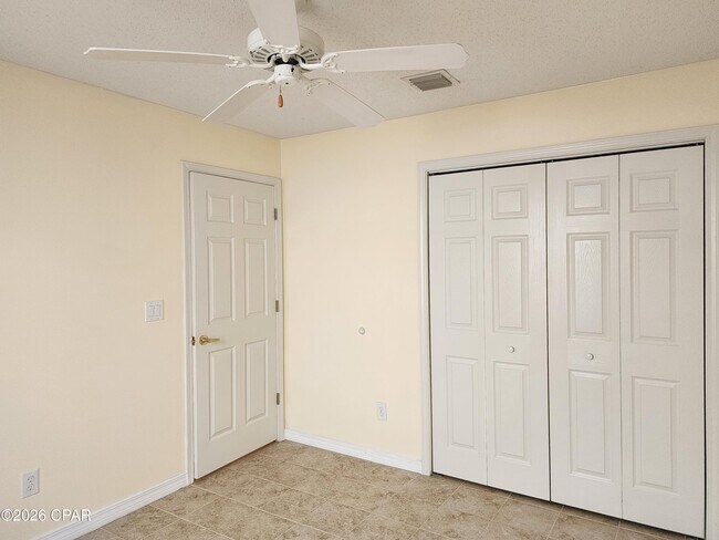 Building Photo - 226 Summerwood Dr