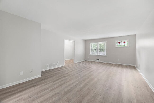 Building Photo - Beautifully Renovated Ranch in Marietta