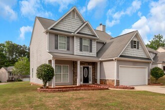 Building Photo - 4 Bedroom 3 bath Gorgeous Home
