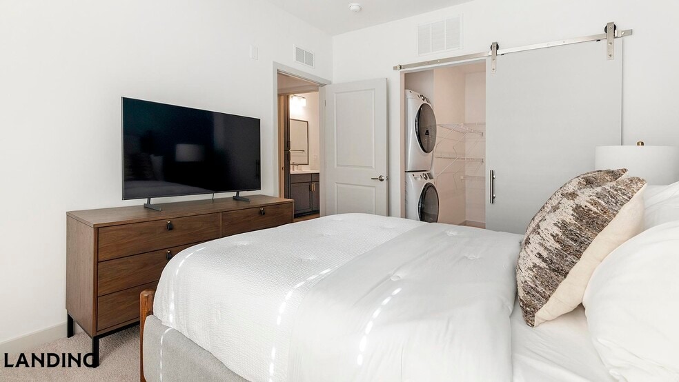 Building Photo - 2900 4th Ave NW