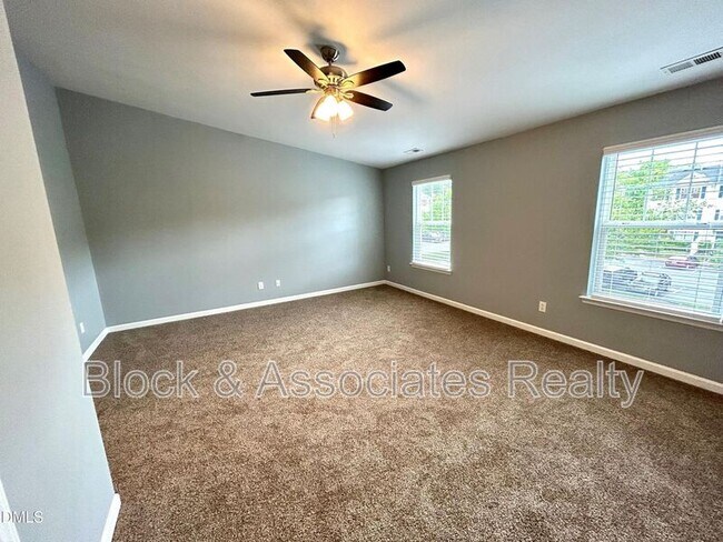 Building Photo - 2210 Raven Rd