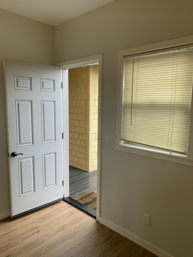 private entrance to 2nd bedroom - 19 Greenbrae Boardwalk