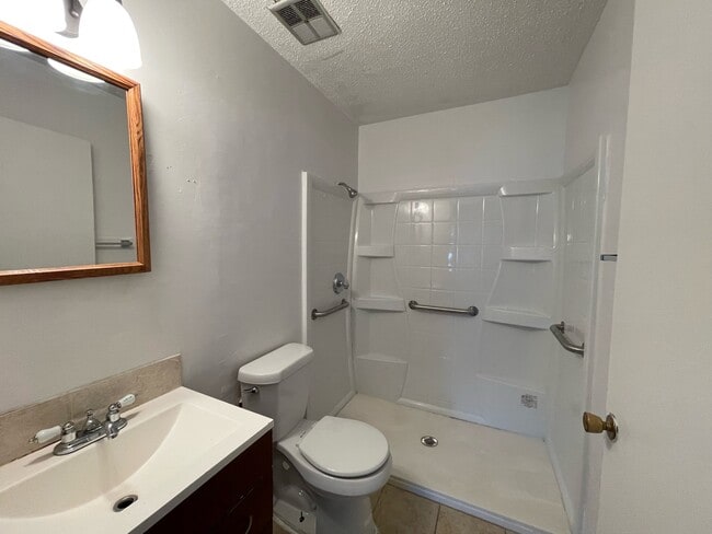 Building Photo - 102 Butler Ave