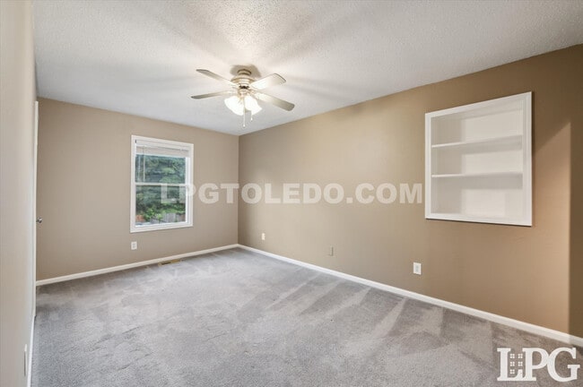 Building Photo - 7044 Springfield Dr