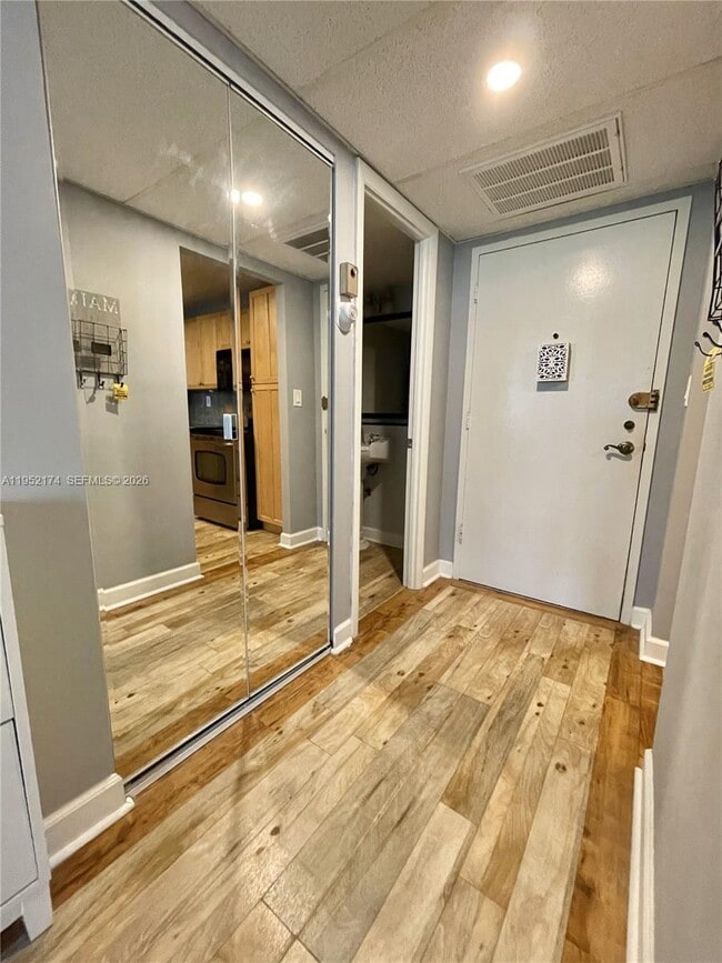 Building Photo - 2751 Taft St