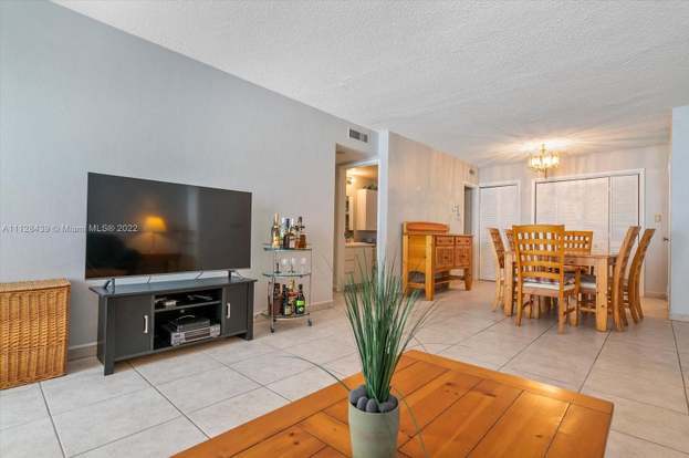 Building Photo - 9225 Collins Ave