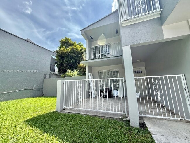 Primary Photo - 2415 NW 11th St