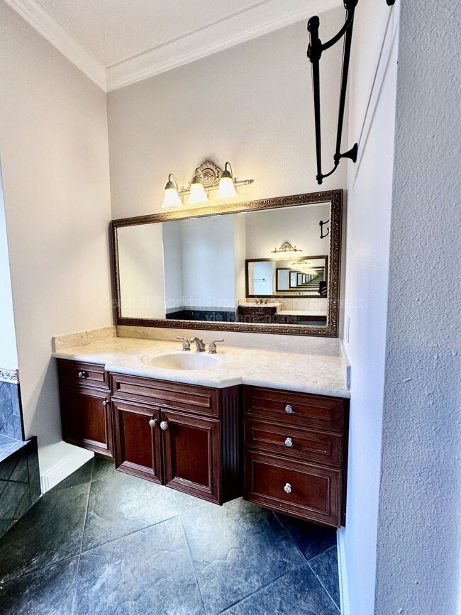 Building Photo - 5027 Keeneland Cir