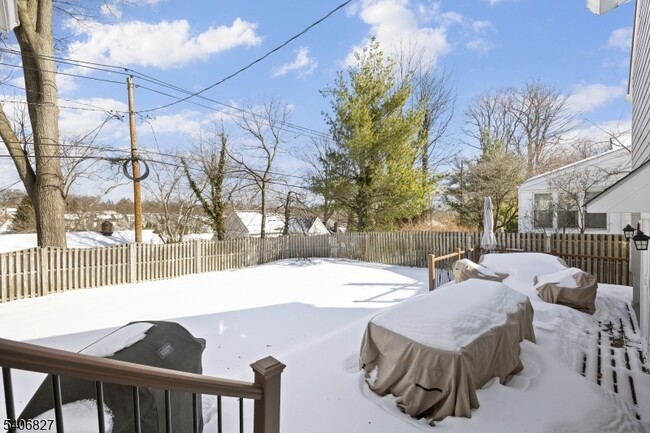 Building Photo - 23 Victor Ave