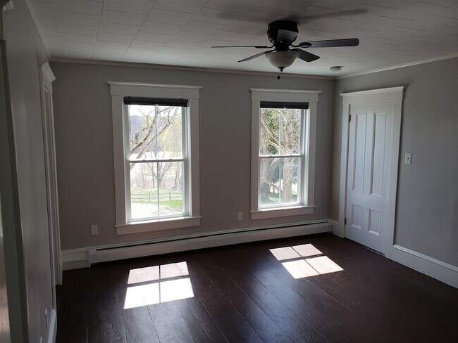 Building Photo - 230-232 Spruce Ln Ext