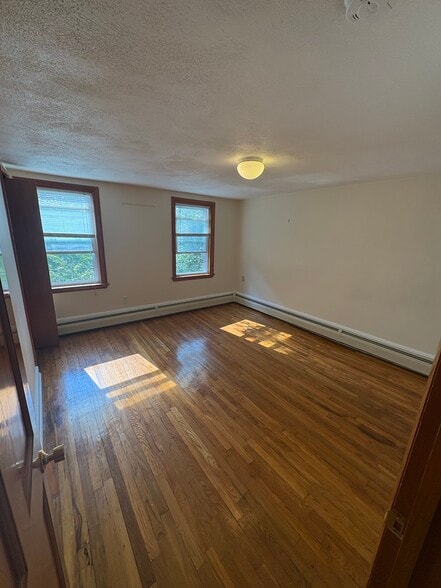 Building Photo - 22 8th St