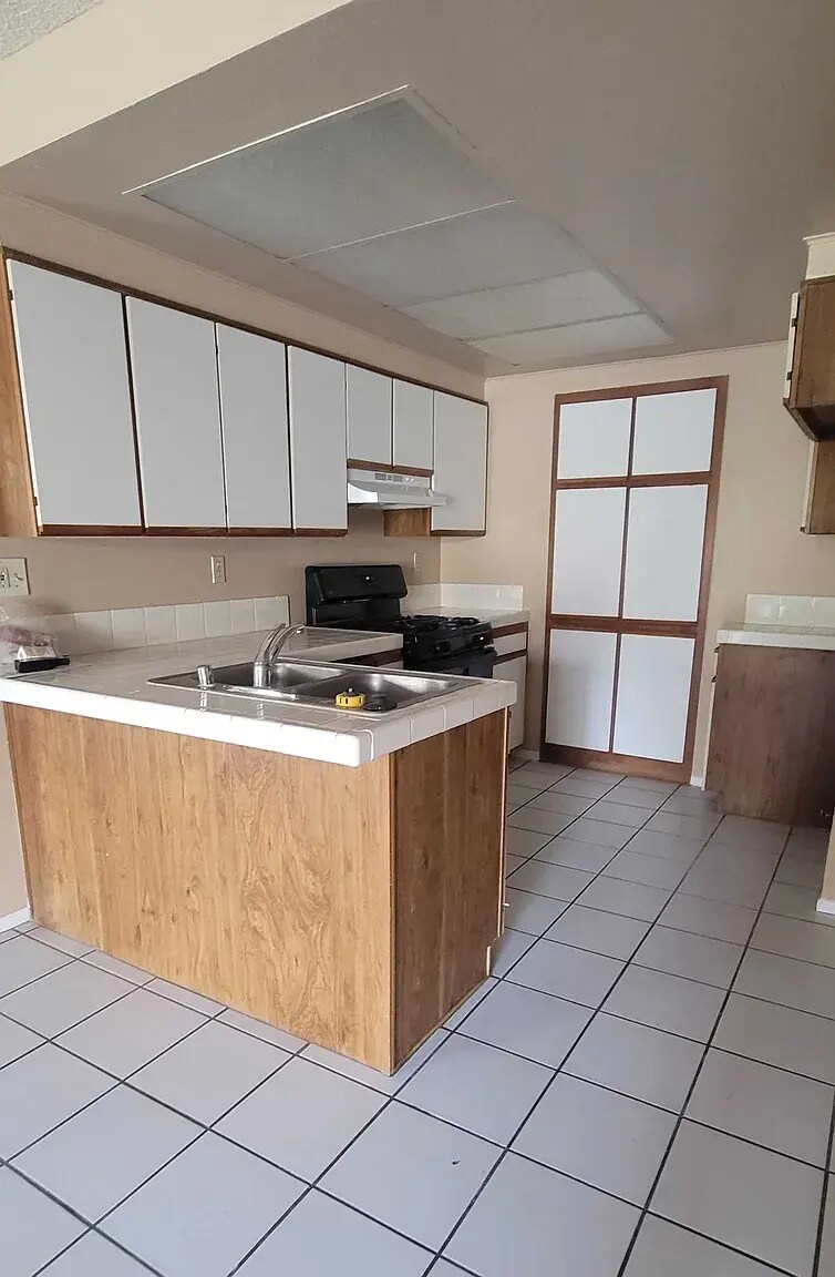 Building Photo - 44544 15th St E