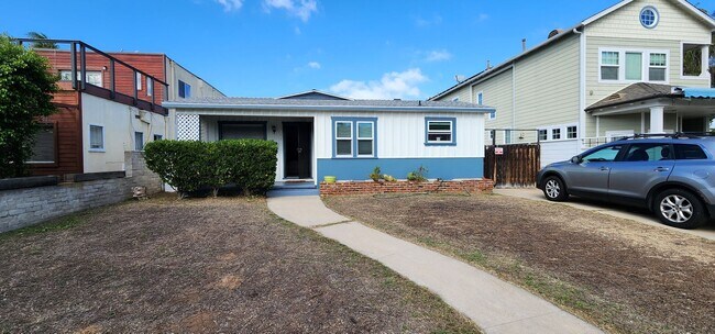 Building Photo - 804-808 H Ave.