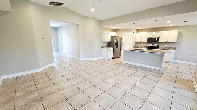 Building Photo - 210 Lime Tree Park