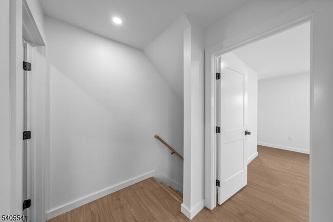 Building Photo - 80 Anderson St