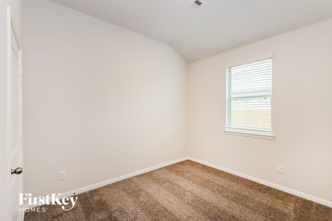 Building Photo - 26015 Babe Ruth Dr
