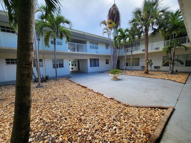 Building Photo - 7920 East Dr