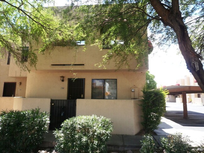 Building Photo - Stone Ave Pastime Rd - 2 Story Townhouse w...
