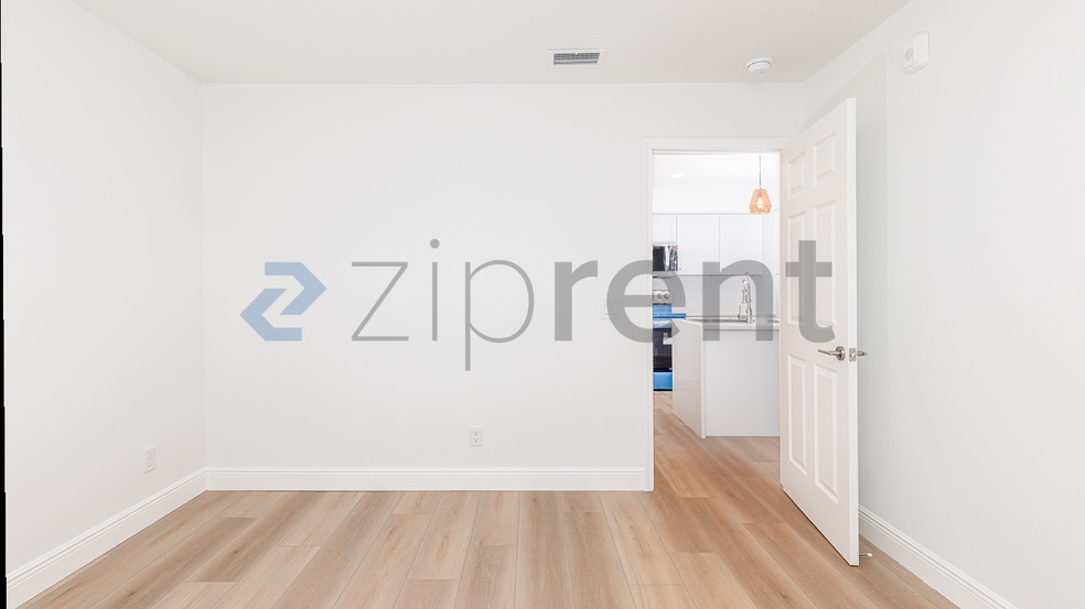Building Photo - Unit 207