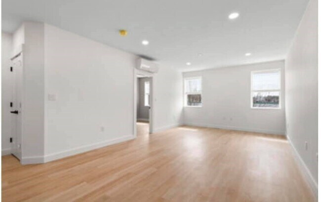 Building Photo - 301 North St