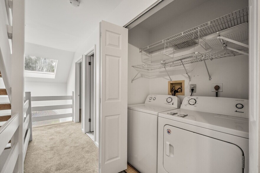 Building Photo - 267 Fox Run