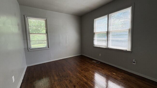 Building Photo - 6516 Anderson Dr