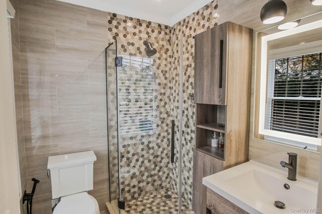 Building Photo - 150 Meadow St