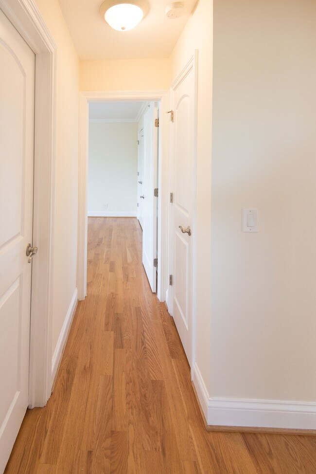 Building Photo - 2206 S Goebbert Rd