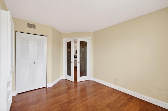 Building Photo - 157 Yacht Club Way