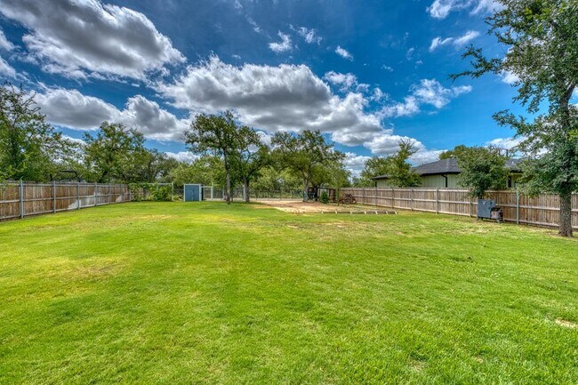 Building Photo - 1304 Prairie Creek Dr