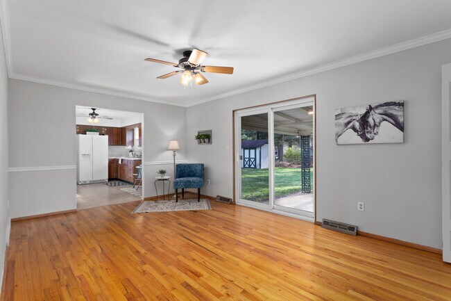 Building Photo - 9993 Hawley Dr