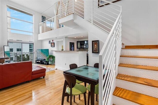 Building Photo - 7728 Collins Ave