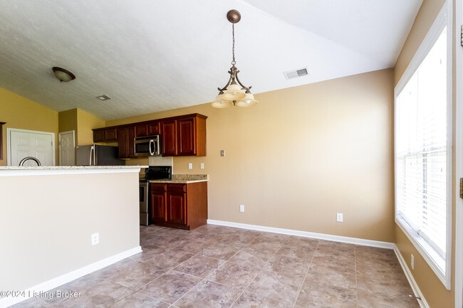 Building Photo - 1911 Belay Way