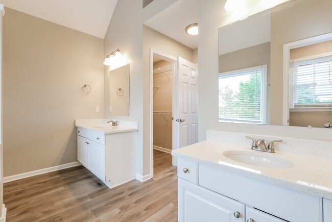 Building Photo - 293 Derby Run