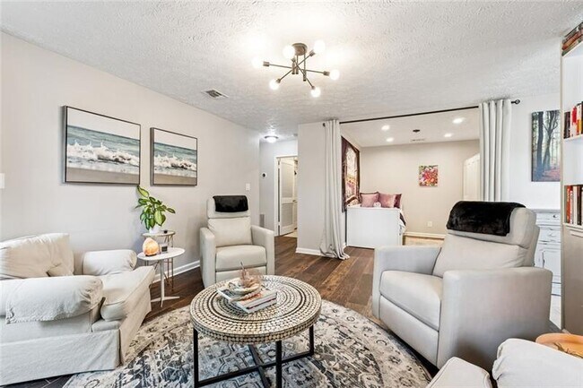 Building Photo - 6808 Glenridge Dr