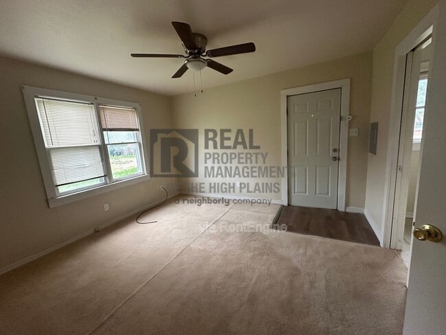 Building Photo - 3813 S Washington St