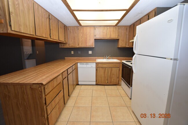 Building Photo - 4300 N Lamont St