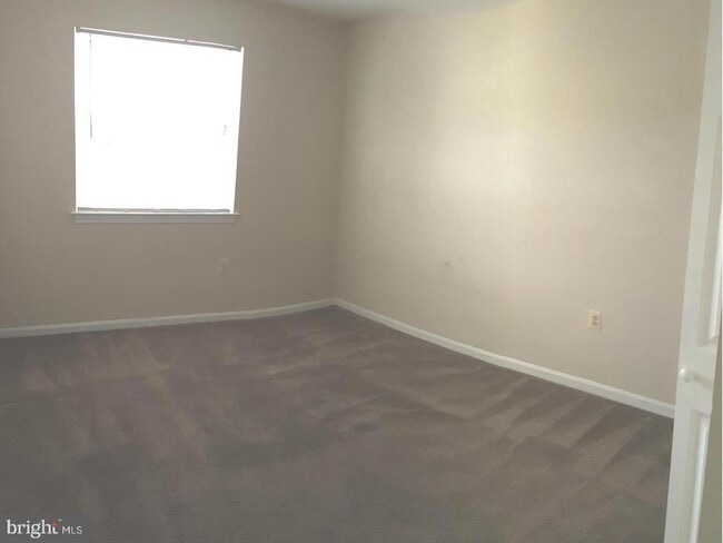 Building Photo - 8091 Community Dr