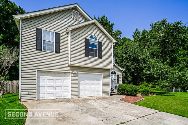 Building Photo - 320 Brookside Dr