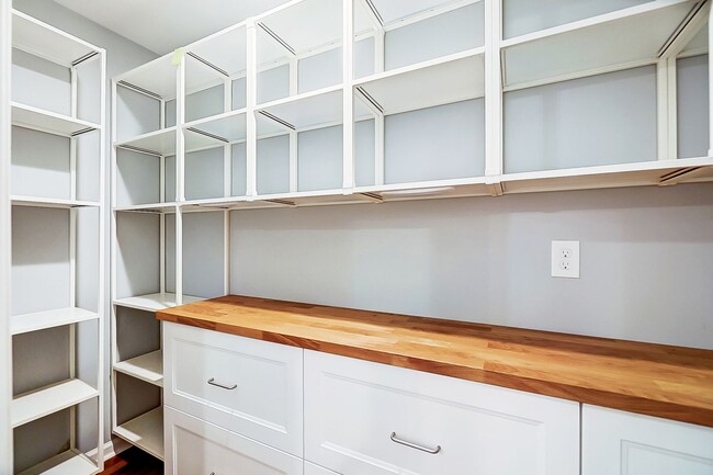 Building Photo - Beautiful Remodeled  Home in Historic Wilmore.