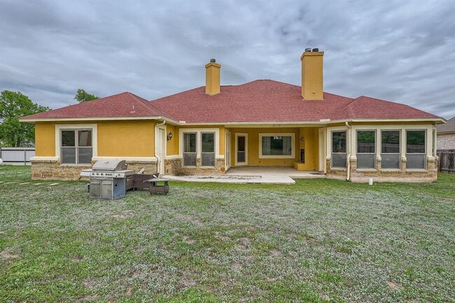 Building Photo - 15207 Nightingale Ln