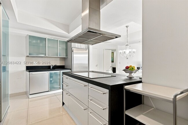 Building Photo - 18201 Collins Ave
